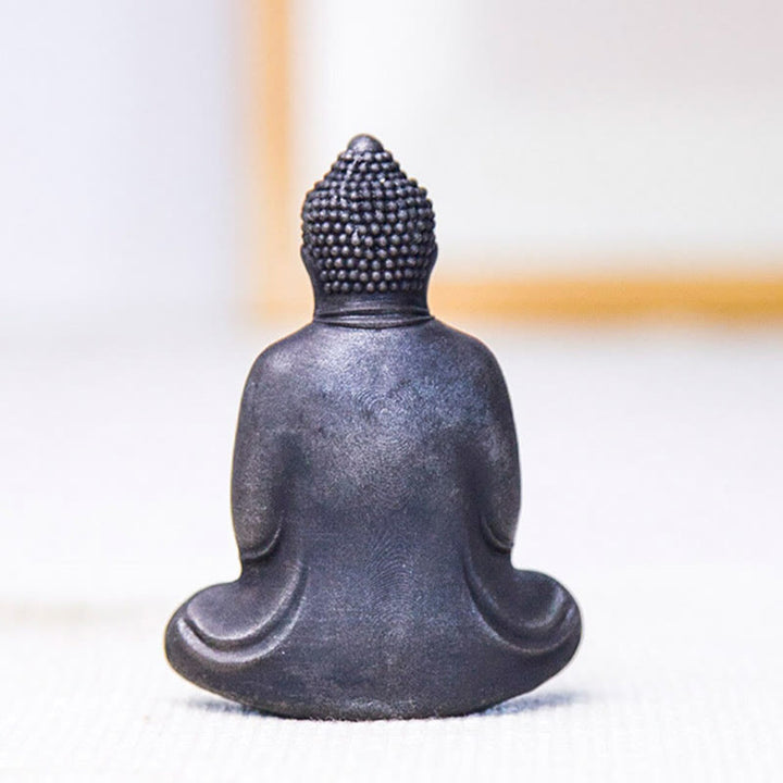 Buddha Stones Buddha tibetano in meditazione Statua in resina fusa ruggine polvere di ferro Decorazione della serenità