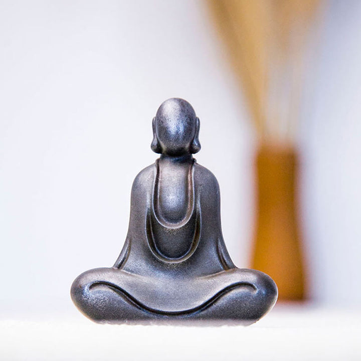 Buddha Stones Buddha tibetano polvere di ferro ruggine statua in resina fusa decorazione da scrivania