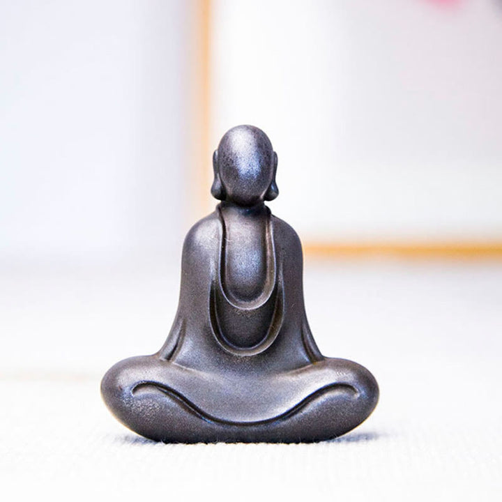 Buddha Stones Buddha tibetano polvere di ferro ruggine statua in resina fusa decorazione da scrivania