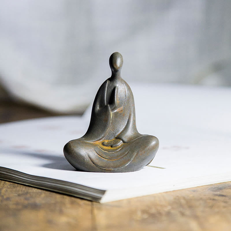 Buddha Stones Buddha tibetano polvere di ferro ruggine statua in resina fusa decorazione da scrivania