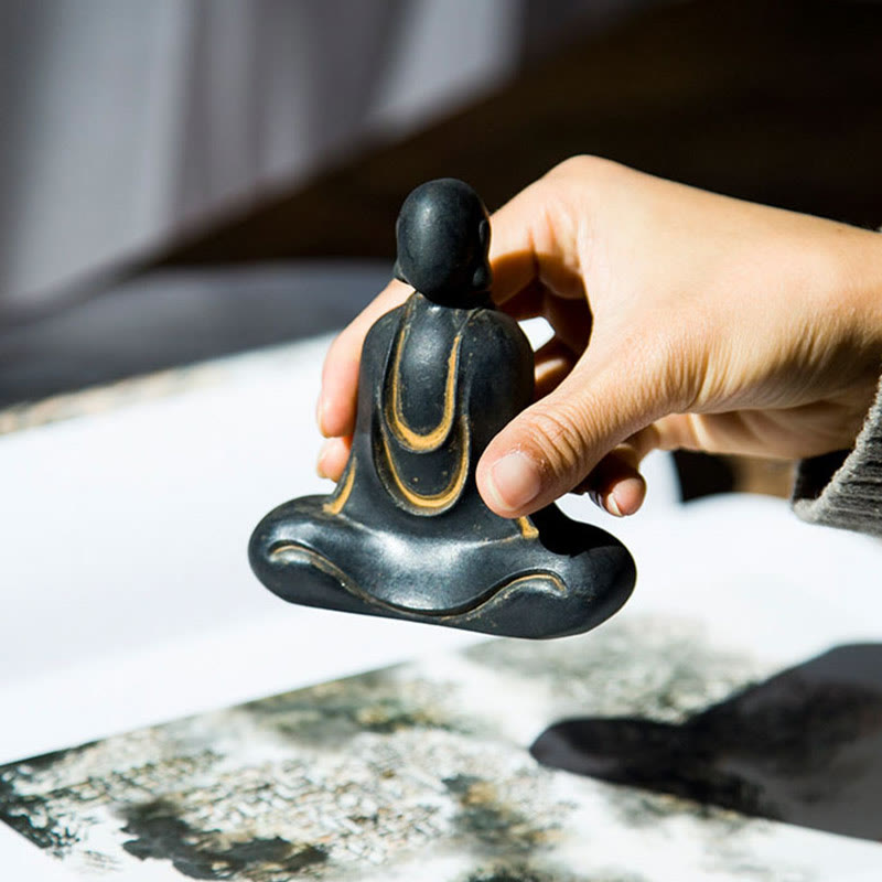 Buddha Stones Buddha tibetano polvere di ferro ruggine statua in resina fusa decorazione da scrivania