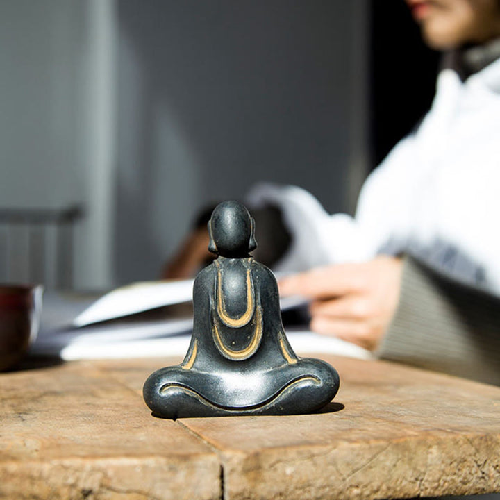 Buddha Stones Buddha tibetano polvere di ferro ruggine statua in resina fusa decorazione da scrivania