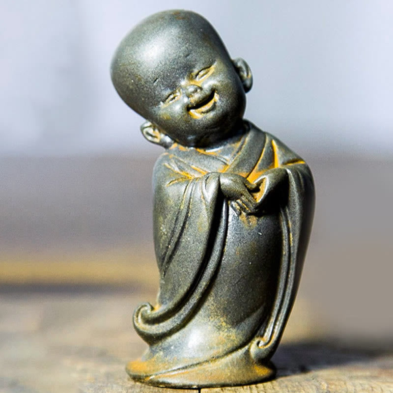 Buddha Stones Piccolo Monaco Meditante Ferro Polvere Ruggine Statua Resina Decorazione Scrivania