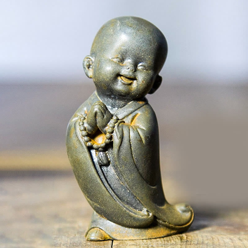 Buddha Stones Piccolo Monaco Meditante Ferro Polvere Ruggine Statua Resina Decorazione Scrivania - Monaco con mani giunte 8*4,4 cm - image 15