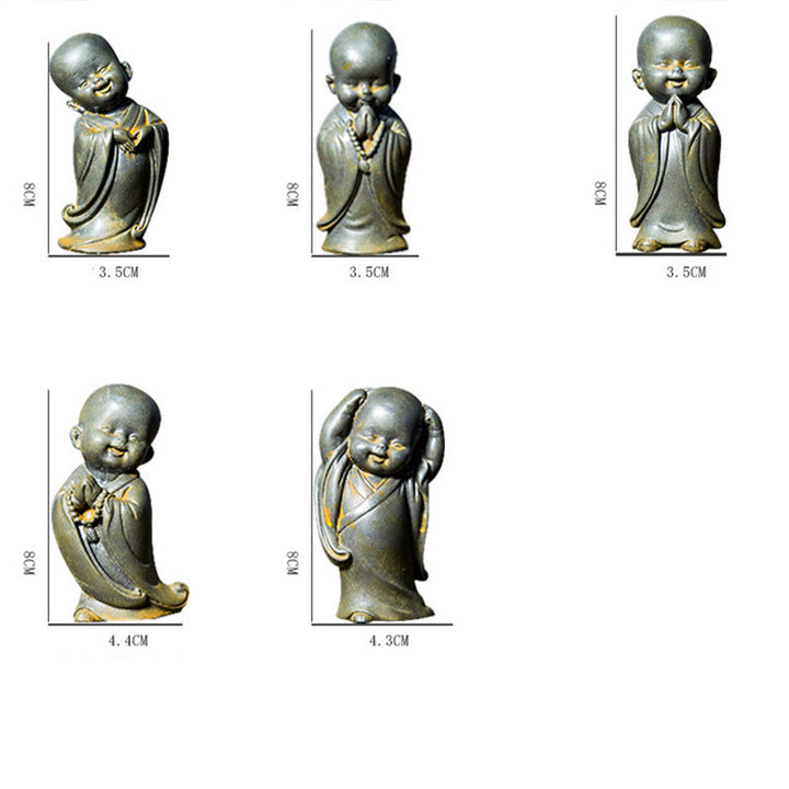Buddha Stones Piccolo Monaco Meditante Ferro Polvere Ruggine Statua Resina Decorazione Scrivania - image 19