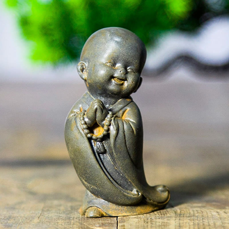 Buddha Stones Piccolo Monaco Meditante Ferro Polvere Ruggine Statua Resina Decorazione Scrivania - image 16