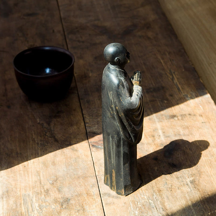 Buddha Stones Meditazione Monaco Preghiera Polvere di Ferro Ruggine Statua Resina Decorazione per la Casa