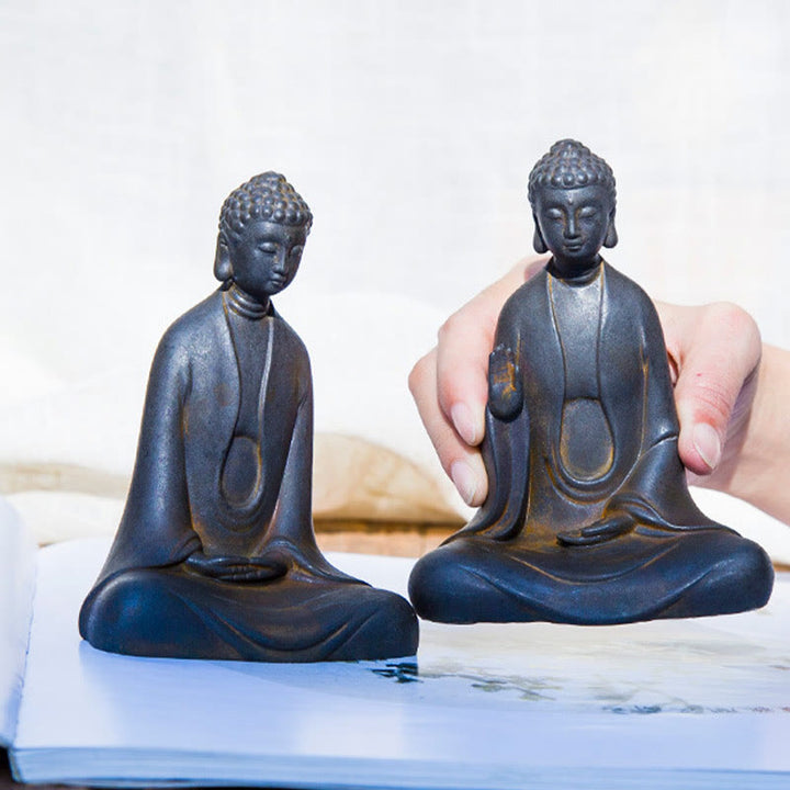Buddha Stones Meditazione fatta a mano Buddha Sakyamuni Polvere di ferro Ruggine Statua in resina Decorazione