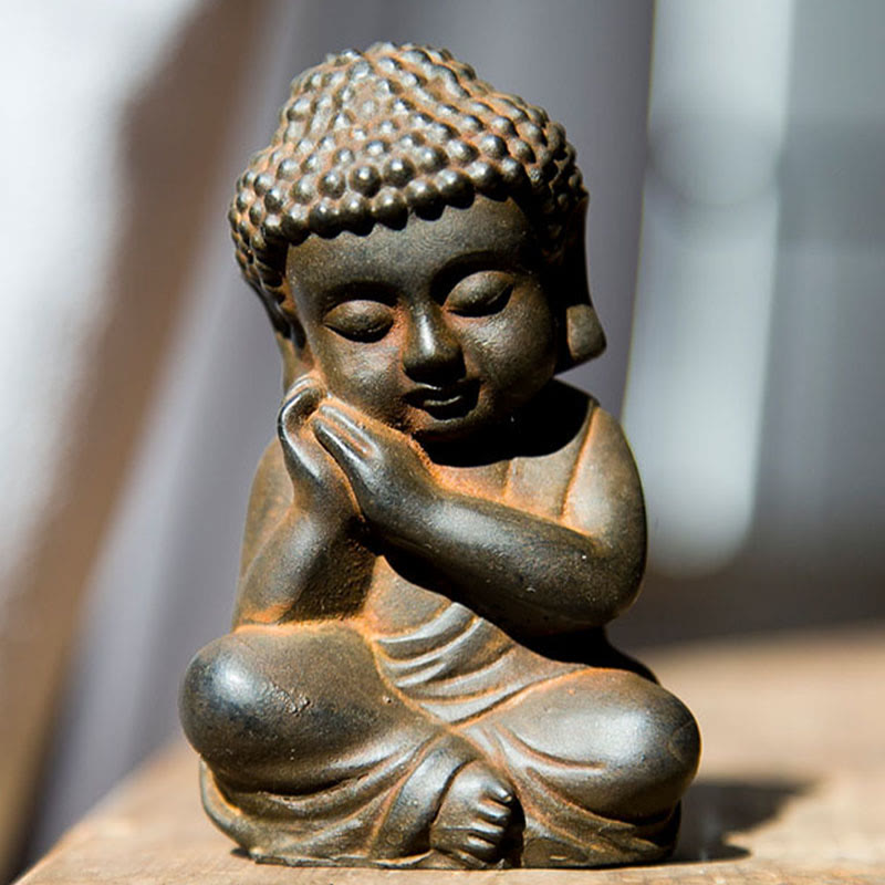 Buddha Stones fatte a mano Piccolo Buddha Sakyamuni in polvere di ferro Statua in resina fusa ruggine Decorazione