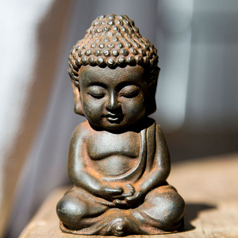 Buddha Stones fatte a mano Piccolo Buddha Sakyamuni in polvere di ferro Statua in resina fusa ruggine Decorazione