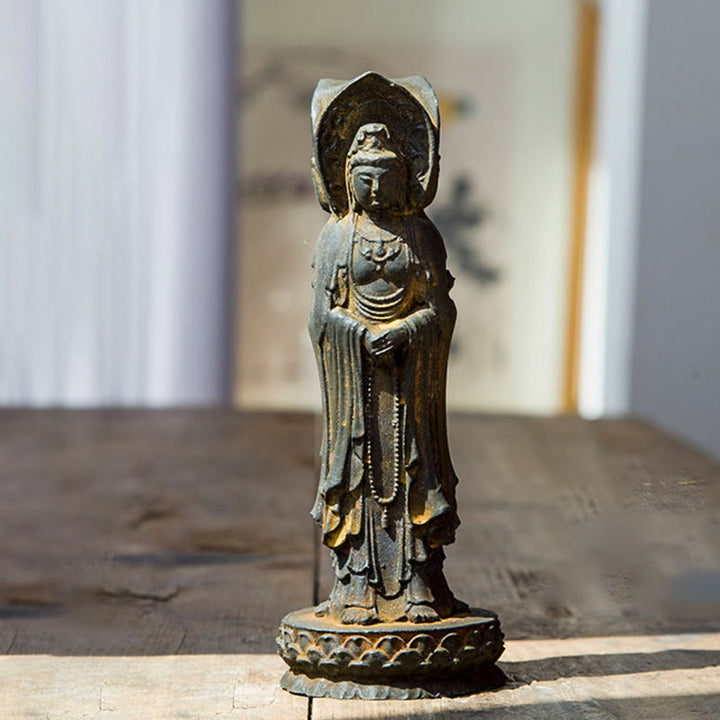 Buddha Stones Triangolare Kwan Yin Avalokitesvara Ferro Polvere Ruggine Resina Statua Ricchezza Decorazione Scrivania