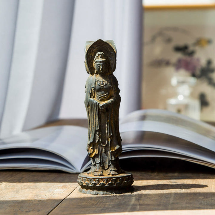 Buddha Stones Triangolare Kwan Yin Avalokitesvara Ferro Polvere Ruggine Resina Statua Ricchezza Decorazione Scrivania