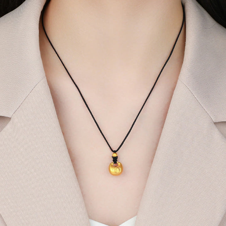 Collana con ciondolo a forma di corda con motivo a lucchetto con carattere Fu in oro 999 Buddha Stones