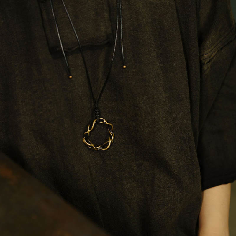 Collana con ciondolo fatto a mano in ottone e rame vintage con pietre Buddha Stones portafortuna
