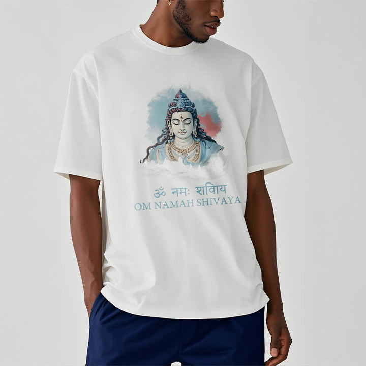 T-shirt con t-shirt con nuvole colorate in sanscrito Buddha Stones OM NAMAH SHIVAYA