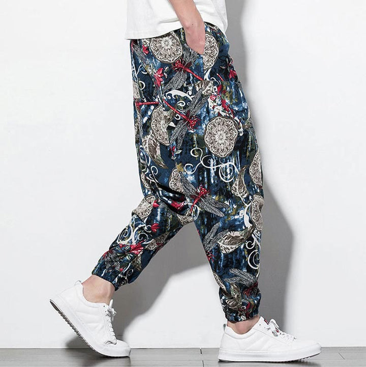 Pantaloni harem da uomo in cotone con stampa libellula rossa e tarassaco, con tasche , Buddha Stones - image 3