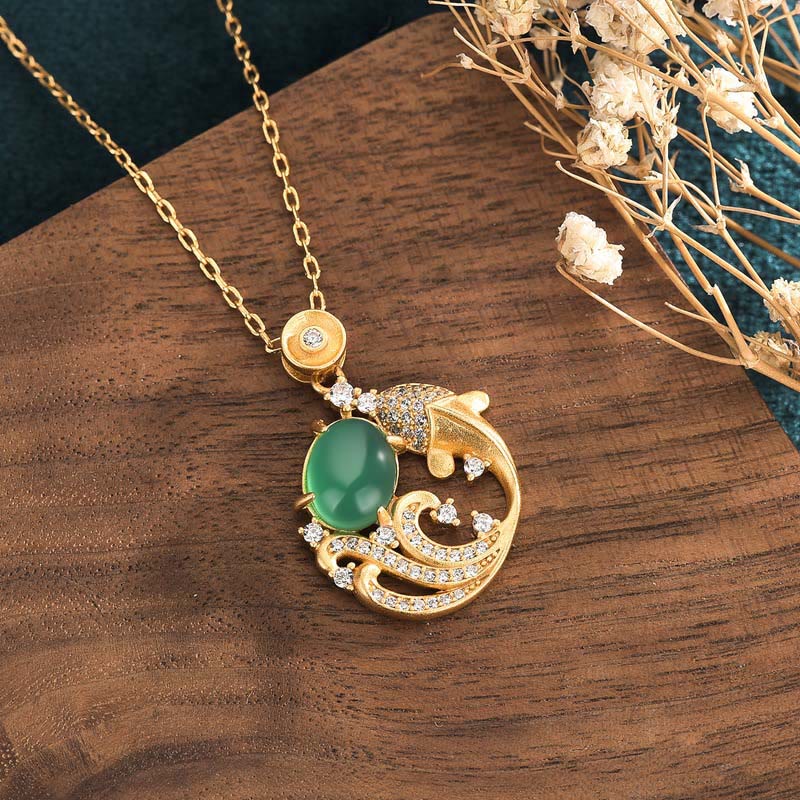 Buddha Stones Calcedonio verde Koi Fish Collana con ciondolo Forza - image 2