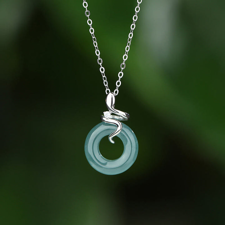 Collana con ciondolo a forma di serpente Buddha Stones in argento sterling 925, oro 18 carati, giada e fibbia della pace