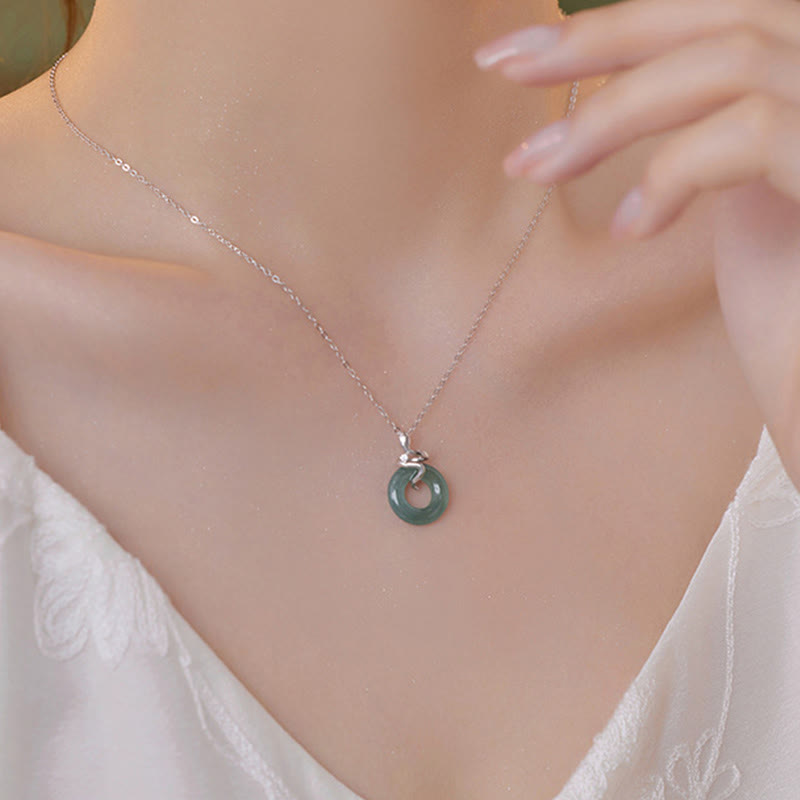 Collana con ciondolo a forma di serpente Buddha Stones in argento sterling 925, oro 18 carati, giada e fibbia della pace
