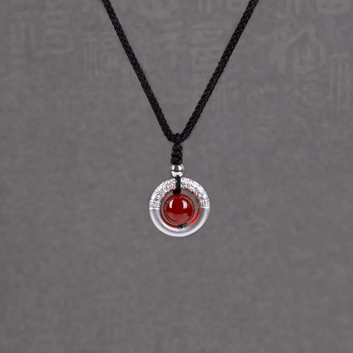 Collana con ciondolo a forma di fibbia della pace in agata rossa in argento sterling 999 con Buddha Stones e benedizione