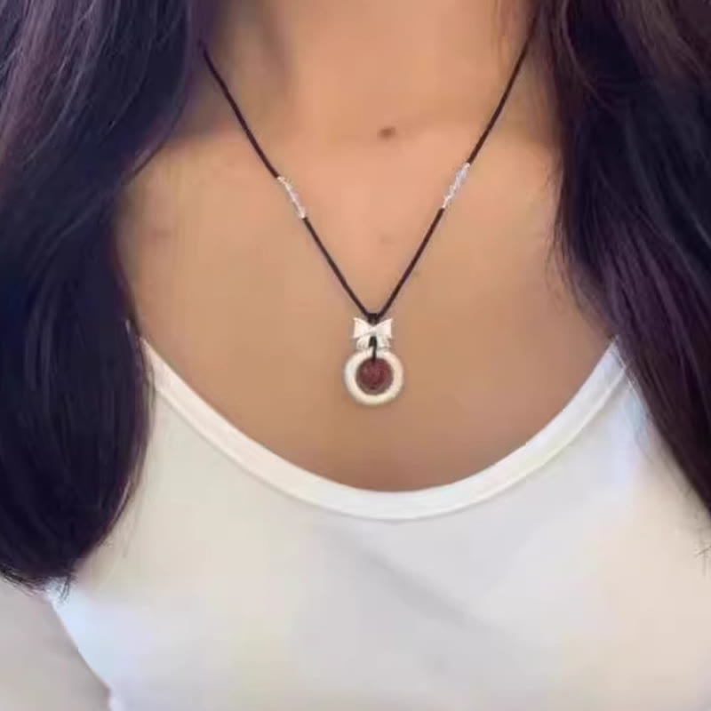 Collana con ciondolo a forma di fibbia della pace in agata rossa in argento sterling 999 con Buddha Stones e benedizione