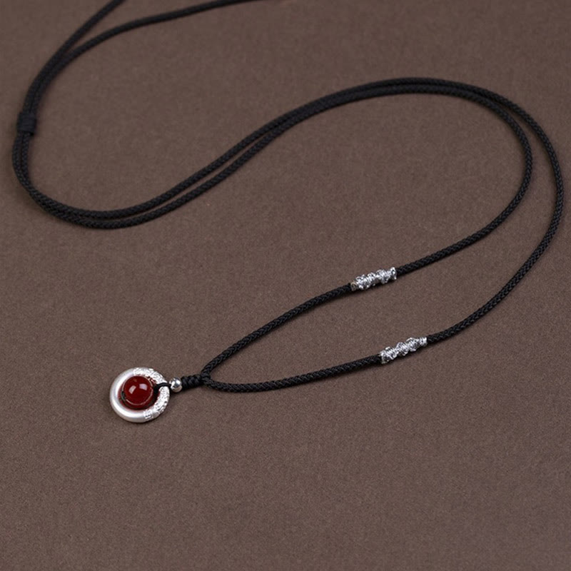 Collana con ciondolo a forma di fibbia della pace in agata rossa in argento sterling 999 con Buddha Stones e benedizione