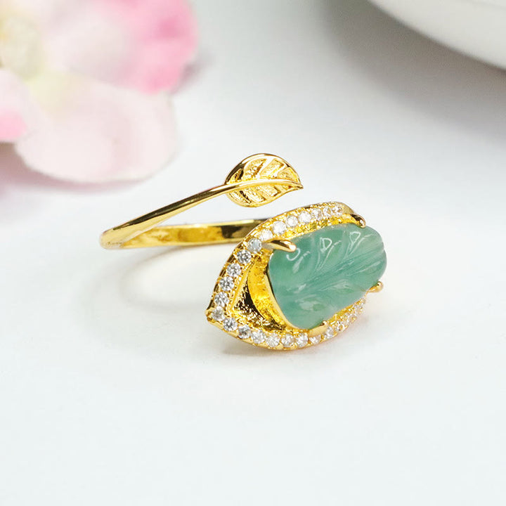 Anello regolabile Buddha Stones placcato oro foglia di giada naturale prosperità