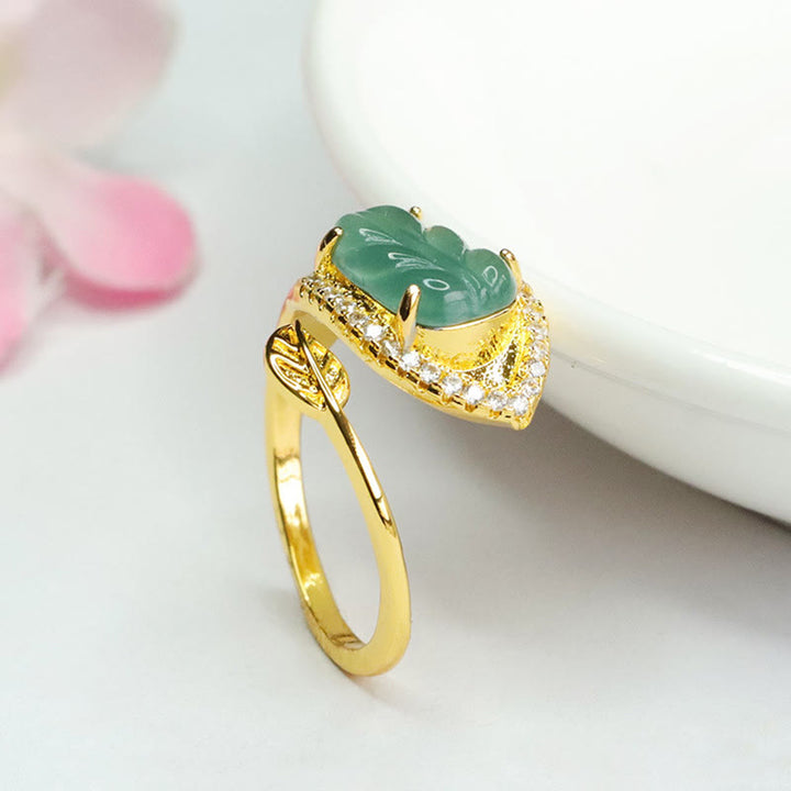 Anello regolabile Buddha Stones placcato oro foglia di giada naturale prosperità