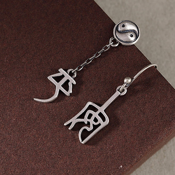 Orecchini di protezione Buddha Stones 925 Sterling Silver carattere cinese 'Ping An' 'Xi Le'