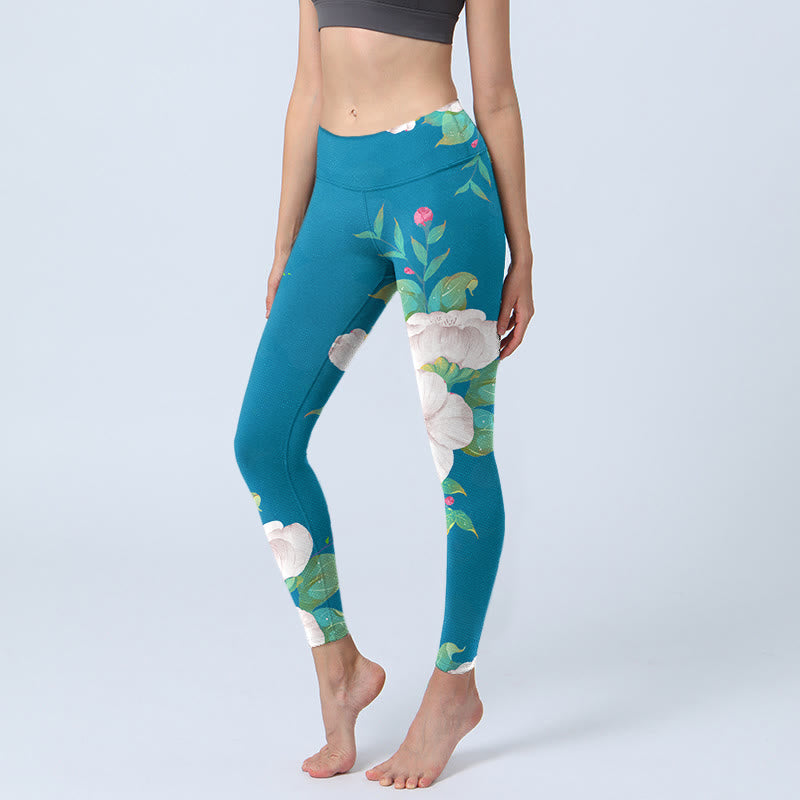Leggings sportivi da donna con stampa di fiori bianchi blu e foglie Buddha Stones - Blu cielo profondo - US18, UK/AU22, EU50 (4XL) - image 1