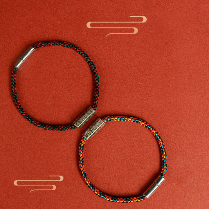 Braccialetto della fortuna in argento sterling 925 con sei parole vere, corda rossa e corda nera Buddha Stones