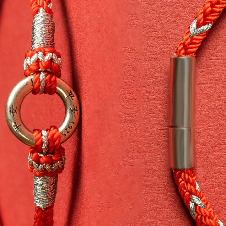 Bracciale portafortuna in argento sterling 925 con cordino rosso Buddha Stones