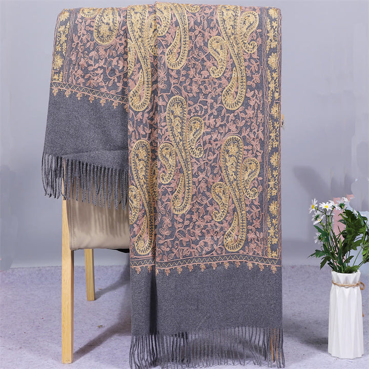 Sciarpa in tessuto di rayon con Buddha Stones , ricamo di fiori di anacardi dorati e nappa, ideale per l'inverno, perfetta per i viaggi. - Grigio scuro - 200*70cm - image 7