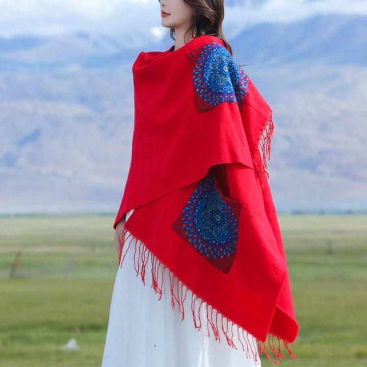 Buddha Stones con nappe, scialle avvolgente con tasche, motivo geometrico rotondo mandala tibetano, autunno inverno - image 3