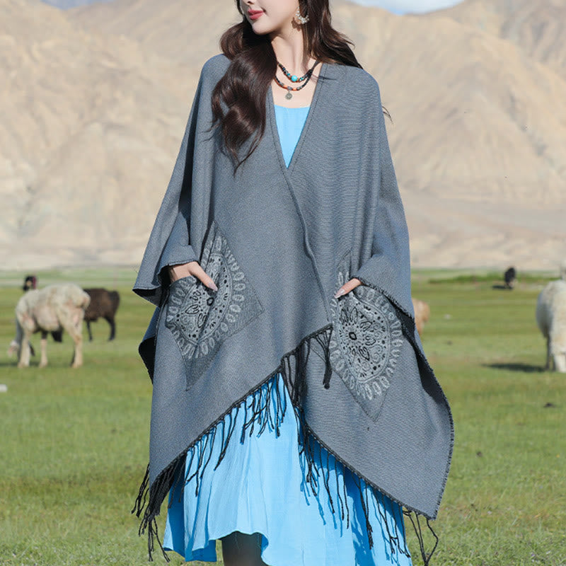 Buddha Stones con nappe, scialle avvolgente con tasche, motivo geometrico rotondo mandala tibetano, autunno inverno - Grigio - 140*155 cm - image 14