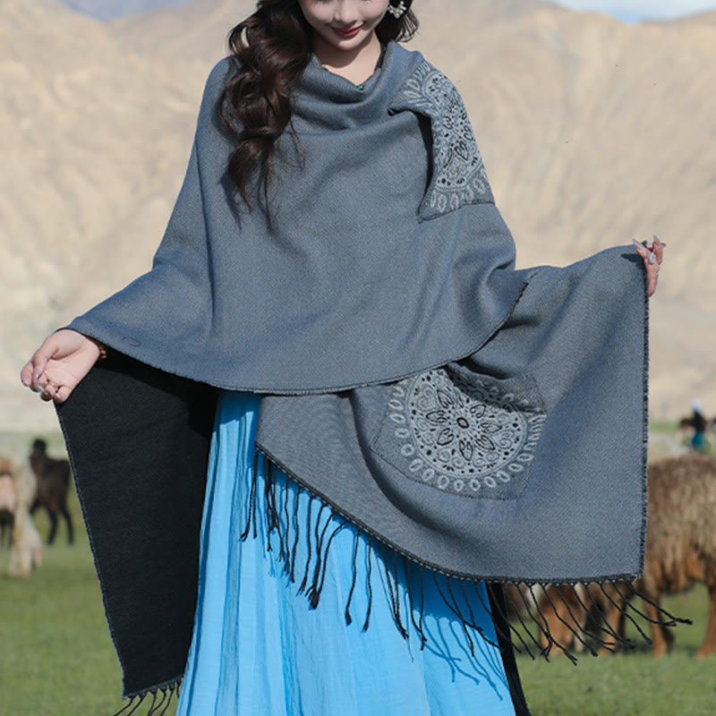 Buddha Stones con nappe, scialle avvolgente con tasche, motivo geometrico rotondo mandala tibetano, autunno inverno