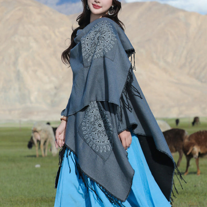 Buddha Stones con nappe, scialle avvolgente con tasche, motivo geometrico rotondo mandala tibetano, autunno inverno - image 17