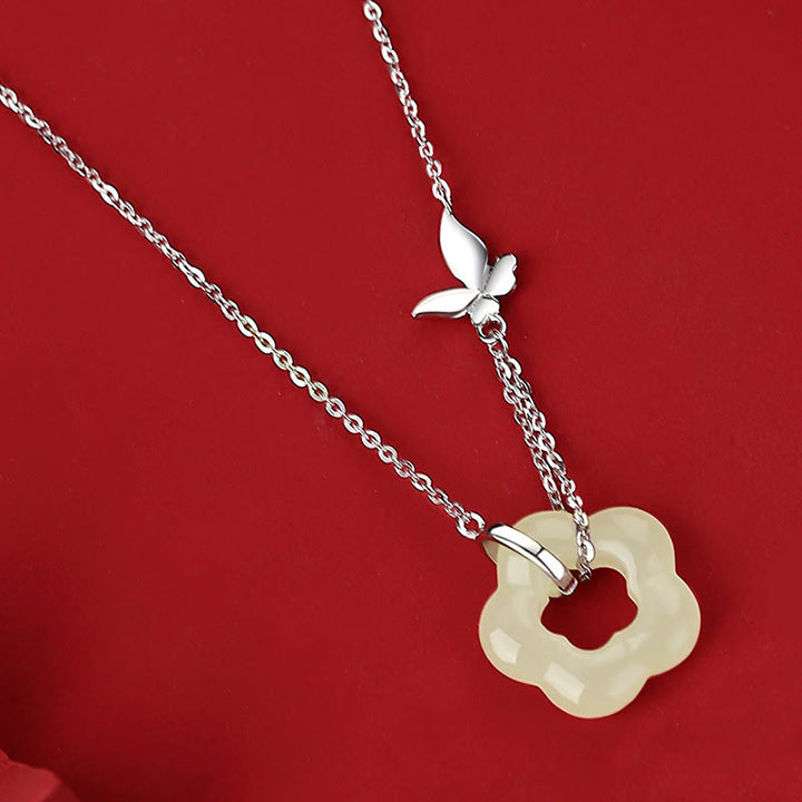Collana con ciondolo a forma di fiore di giada Hetian con farfalla in argento sterling 925 Buddha Stones