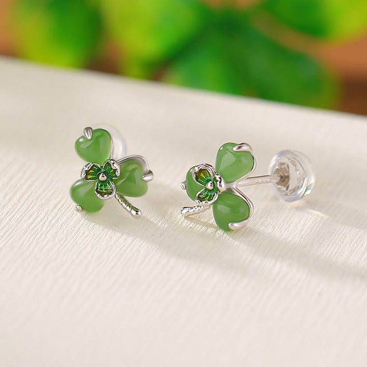 Orecchini Buddha Stones in argento sterling 925 con smalto e giada Hetian con trifoglio portafortuna