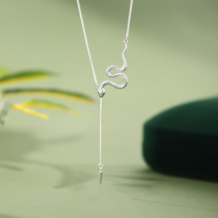 Set di orecchini pendenti con collana e ciondolo dell'anno del serpente in argento sterling 925 Buddha Stones