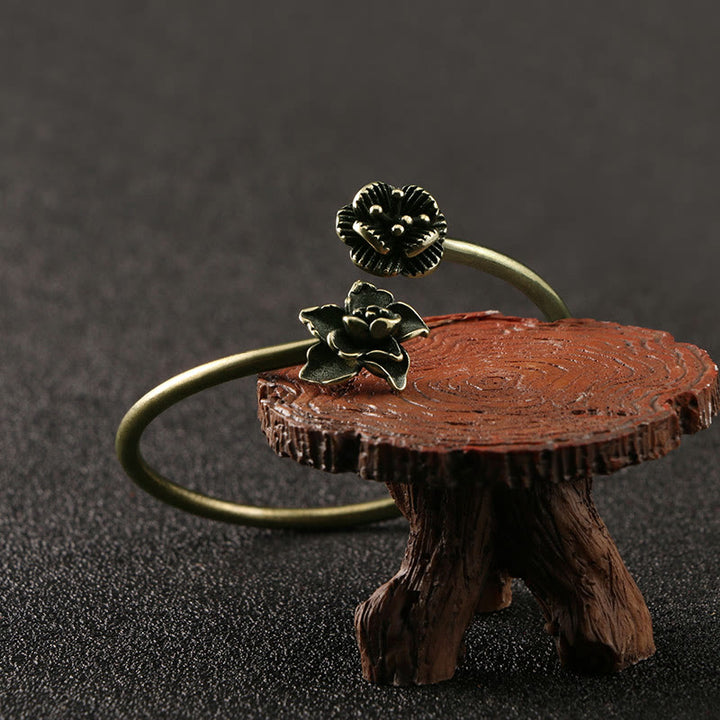 Braccialetto di guarigione in ottone e rame con Buddha Stones di pesco