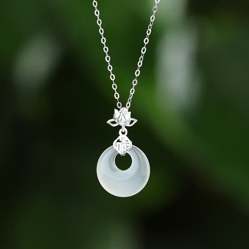 Buddha Stones Calcedonio Argento Sterling 925 Fiore di Loto Fu Carattere Fibbia della Pace Collana Pendente Positivo - Bianco Argento - image 1