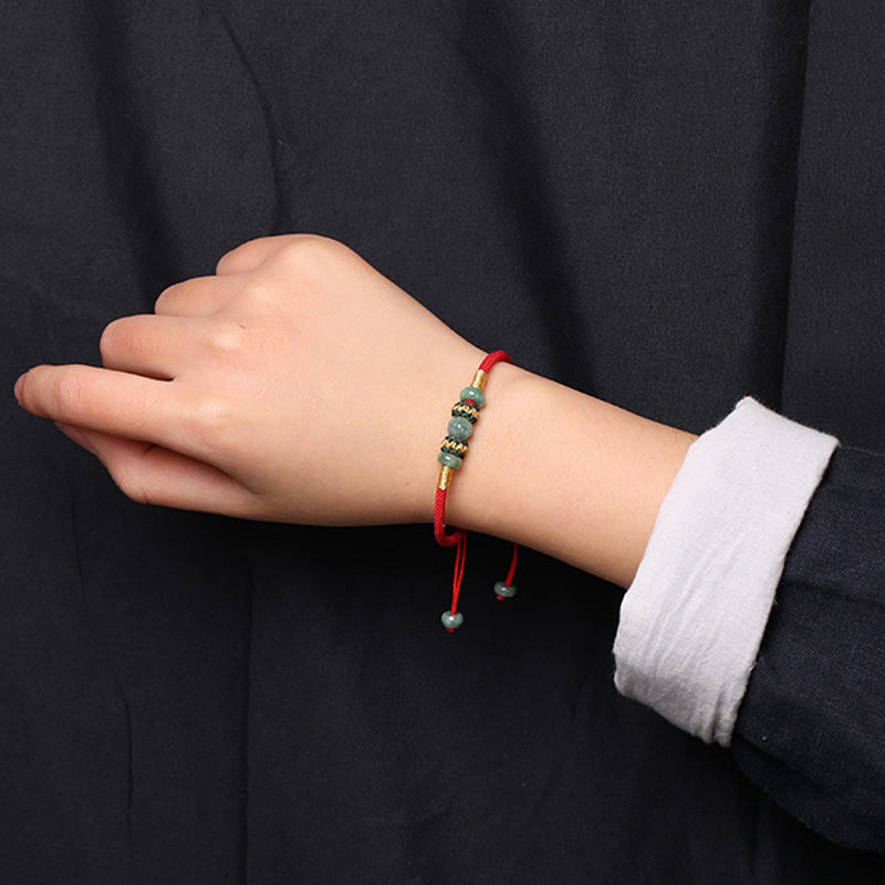 Braccialetto di corda rossa con perline di abaco in giada e Buddha Stones