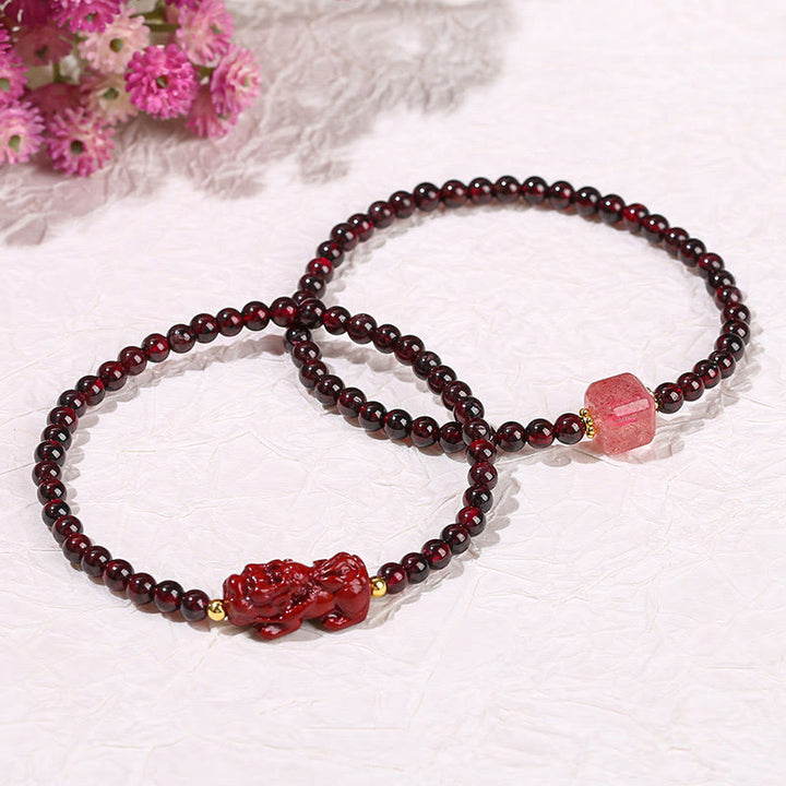 Braccialetto di protezione con perline quadrate in quarzo fragola, granato, cinabro , Buddha Stones