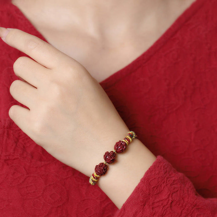 Braccialetto di benedizione intrecciato con cinabro rosso fatto a mano con Buddha Stones e zodiaco cinese