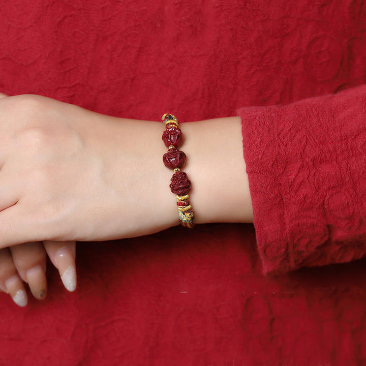 Braccialetto di benedizione intrecciato con cinabro rosso fatto a mano con Buddha Stones e zodiaco cinese