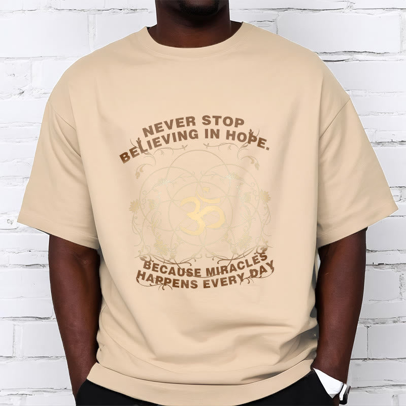 Maglietta in cotone con design Om Lotus Buddha Stones Never Stop Believing In Hope - image 7