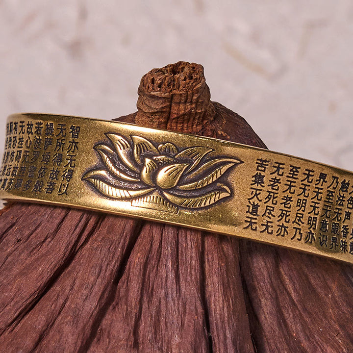 Bracciale rigido con polsino in ottone e rame con fiore di loto , Buddha Stones Heart Sutra Peace Cuff