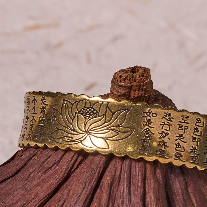Buddha Stones Cuore Sutra Fiore di Loto Rame Ottone Pace Illuminazione Braccialetto Polsino