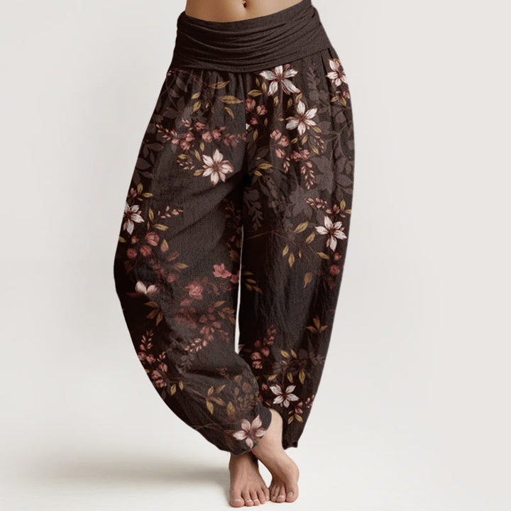Pantaloni harem elastici in vita da donna Buddha Stones, piccoli fiori bianchi e foglie verdi - Marrone sella - US22, UK/AU26, EU54 (6XL) - image 7